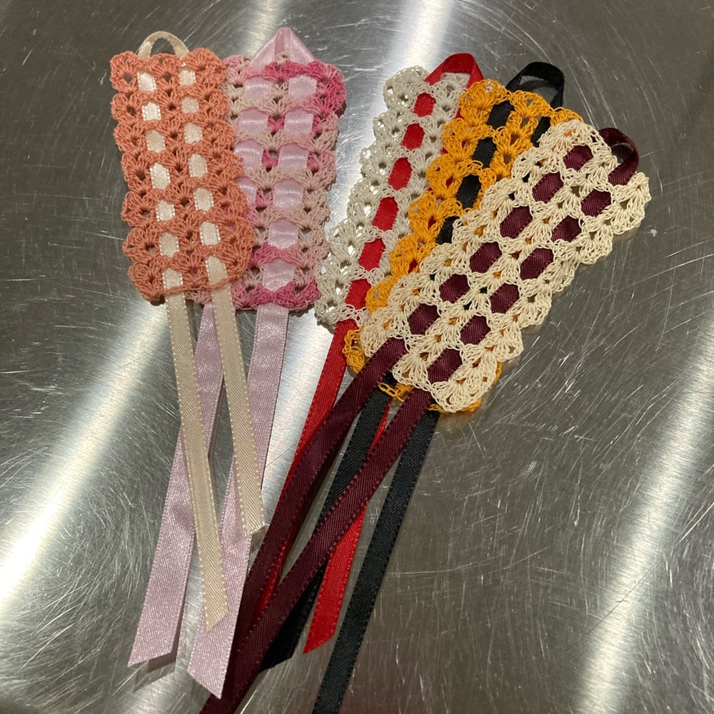 Crocheted book marks with ribbon - Picture 3 of 3
